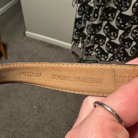 Vintage snakeskin belt - Picture 3 of 4